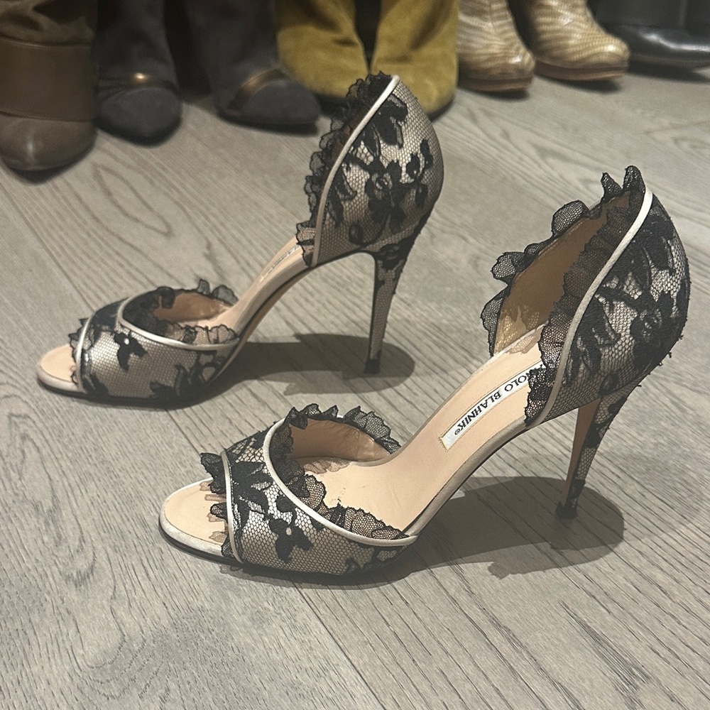 Manolo Blahnik Black and Cream Lace Heels